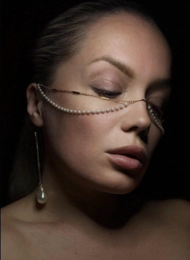 Ritual Facechain “Lunea” — Pearls & Gold